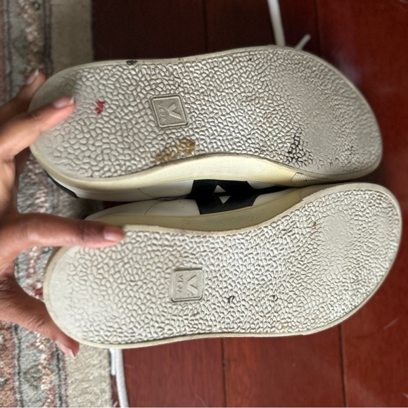 Veja leather shoes - Picture 5 of 5